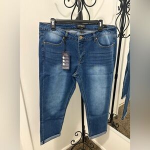 Measure & Made Women's Classic Blue Skinny Jeans